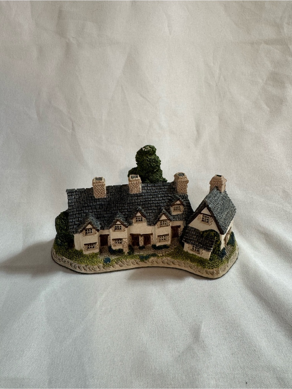 David Winter Craftsmen’s Cottage 1985 Handmade England Vintage Figurine